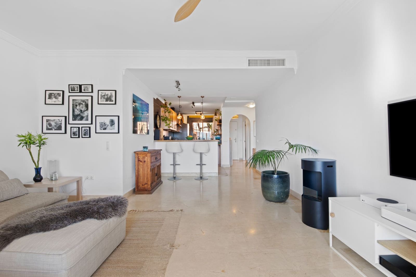 2 bedroom Apartment for sale in Marbella with pool garage - € 395,000 (Ref: 9619035)