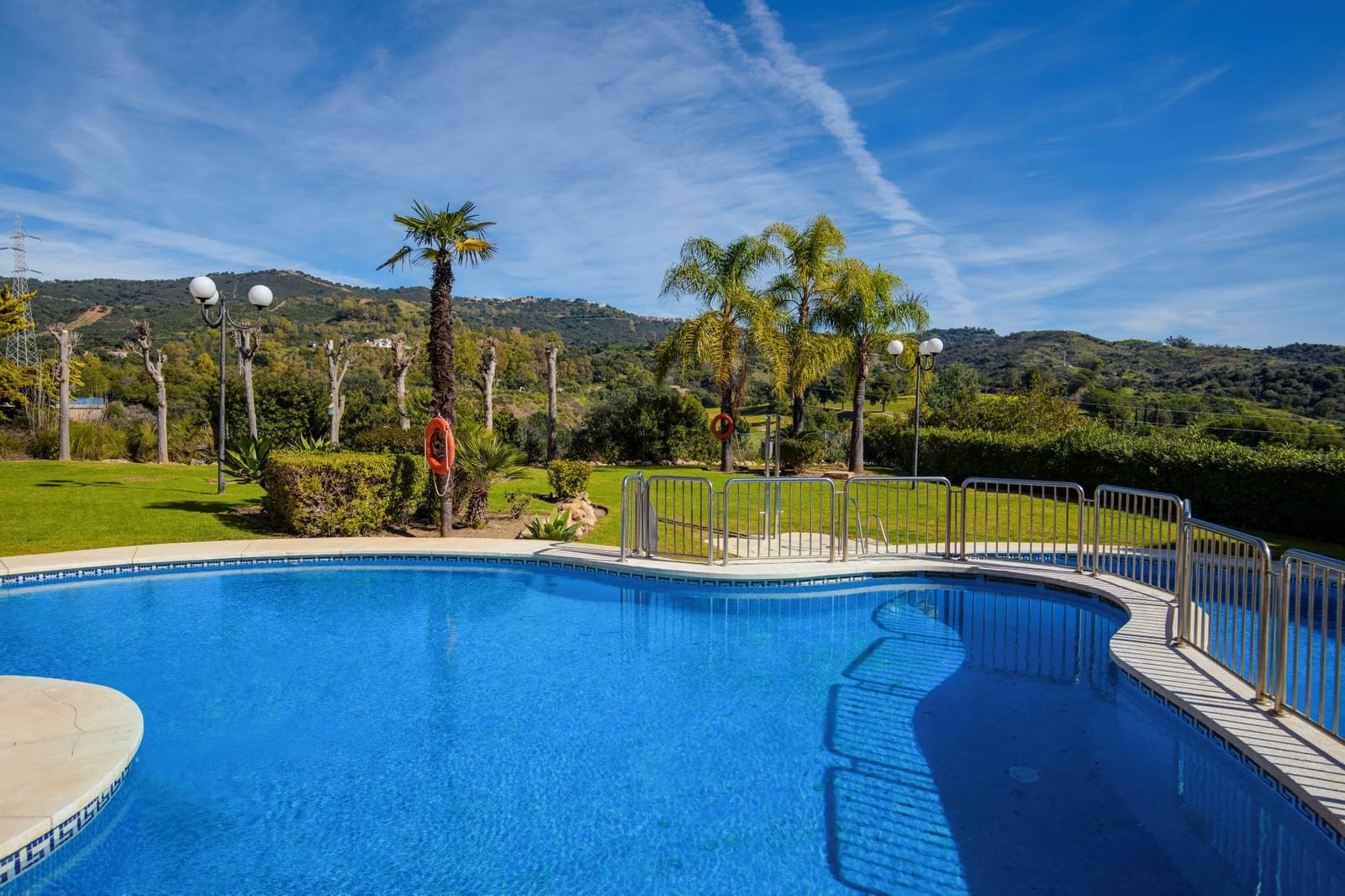 2 bedroom Apartment for sale in Marbella with pool garage - € 395,000 (Ref: 9619035)