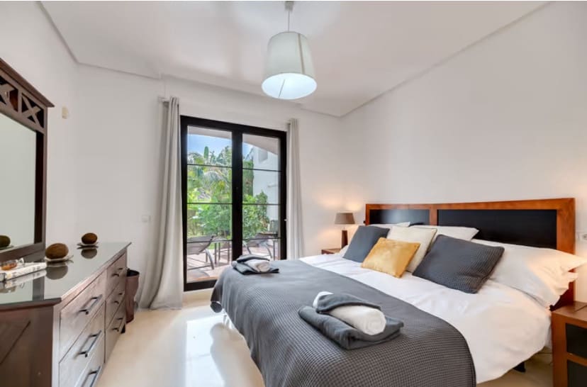 Apartamento de 2 habitaciones en Los Arqueros en venta con piscina garaje - 425.000 € (Ref: 9670130)