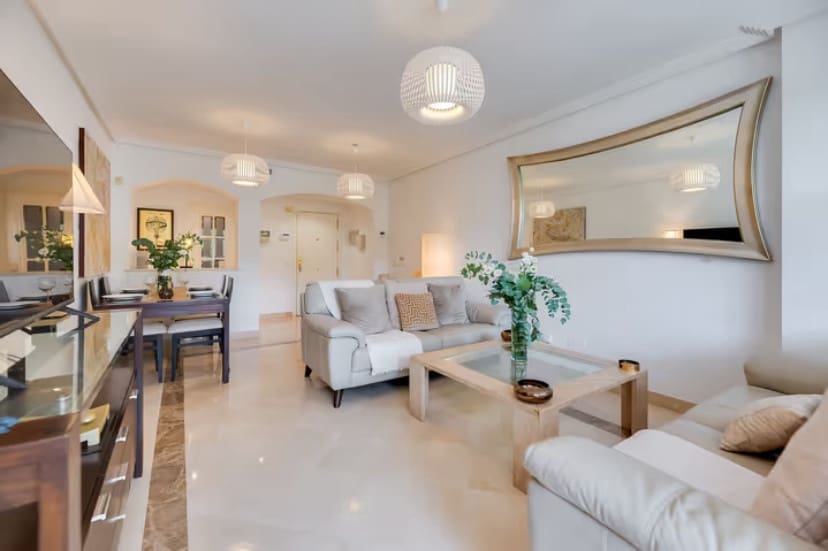 Apartamento de 2 habitaciones en Los Arqueros en venta con piscina garaje - 425.000 € (Ref: 9670130)