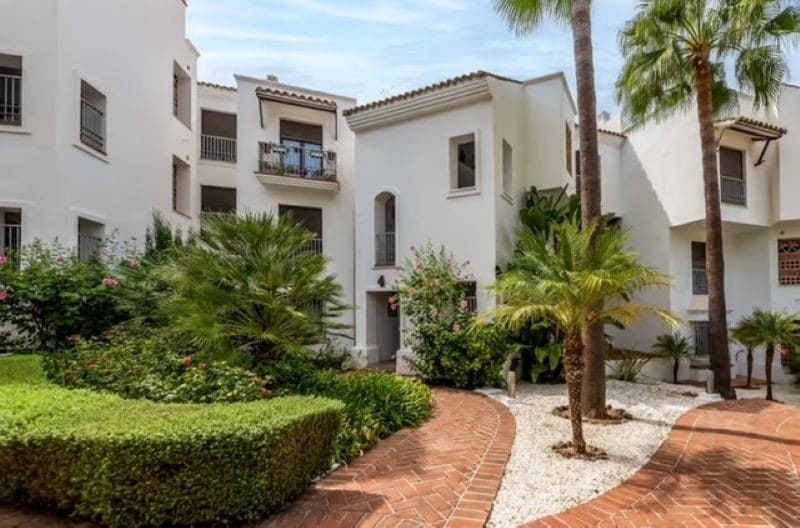 Apartamento de 2 habitaciones en Los Arqueros en venta con piscina garaje - 425.000 € (Ref: 9670130)