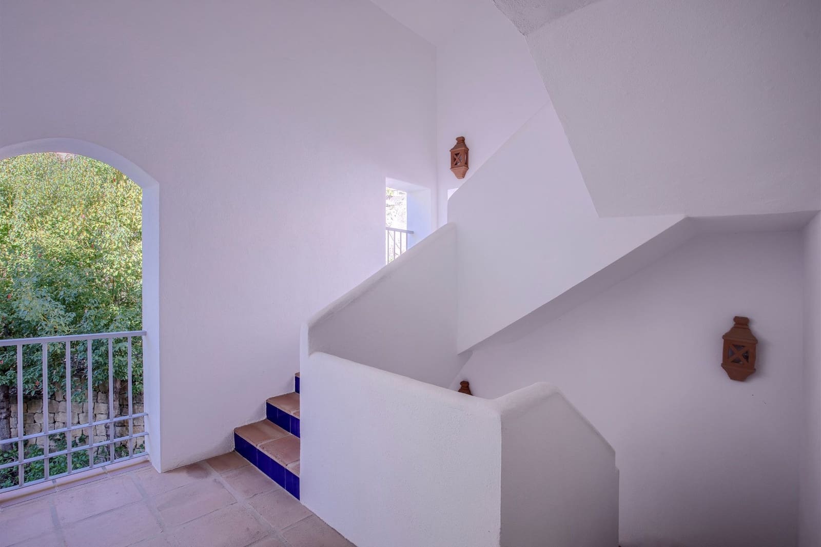 2 bedroom Apartment for sale in Los Arqueros with pool garage - € 425,000 (Ref: 9670130)