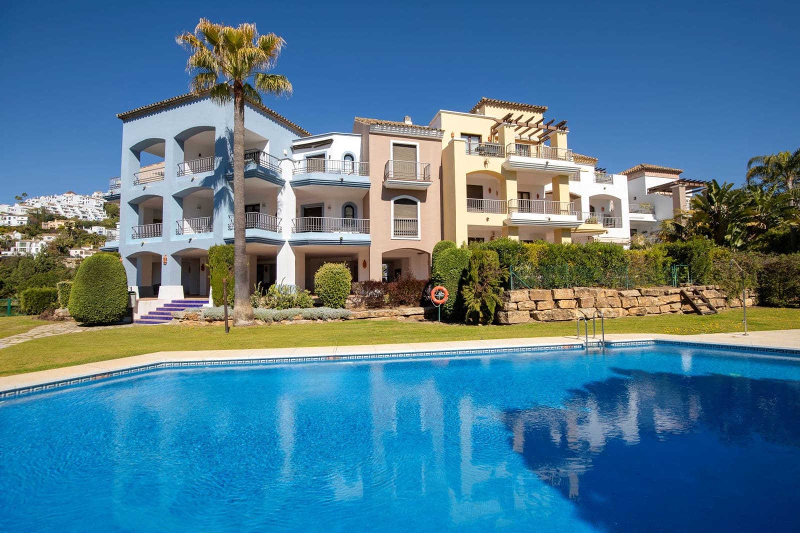 2 bedroom Apartment for sale in Los Arqueros with pool garage - € 425,000 (Ref: 9670130)