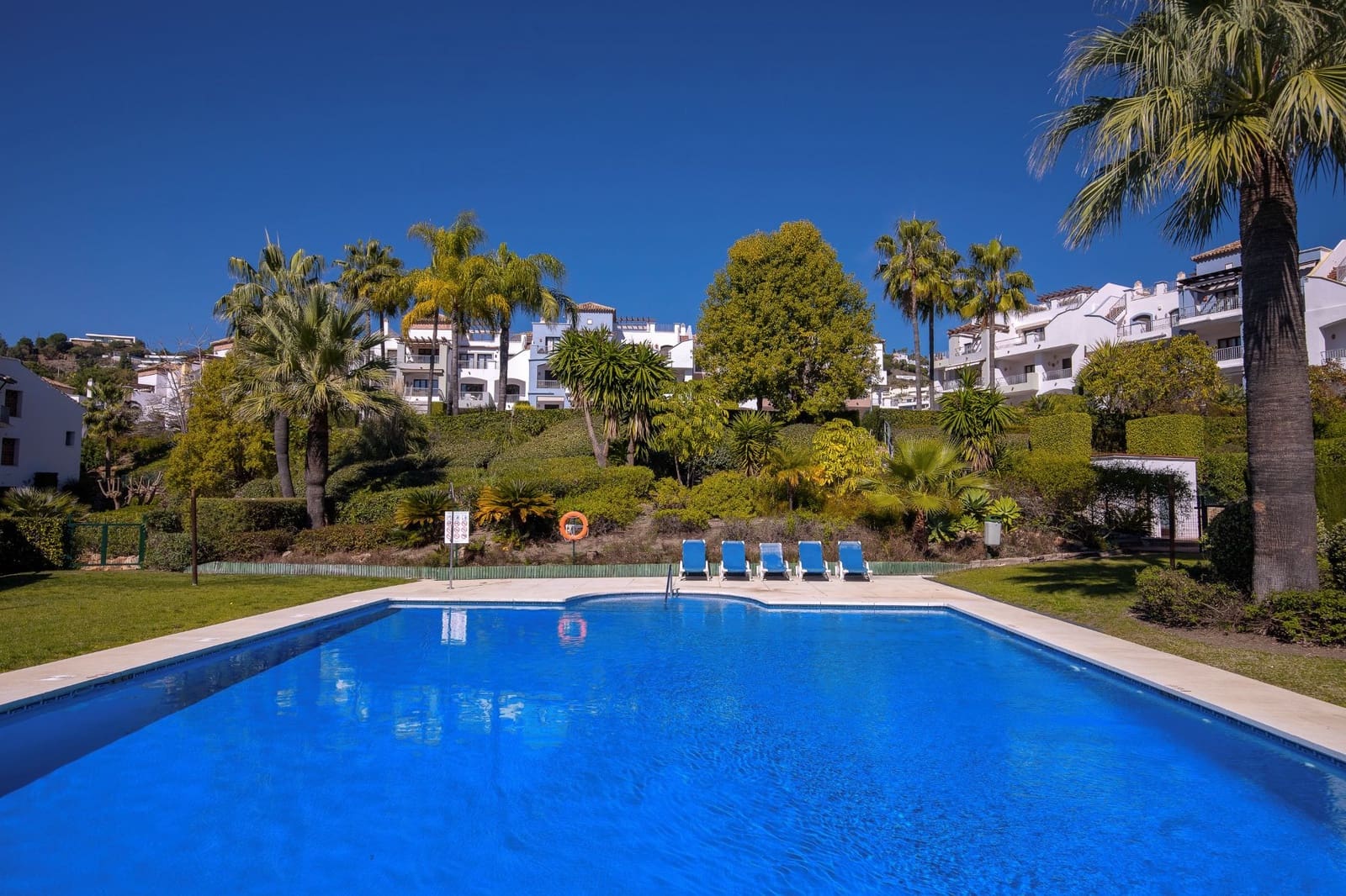 2 bedroom Apartment for sale in Los Arqueros with pool garage - € 425,000 (Ref: 9670130)