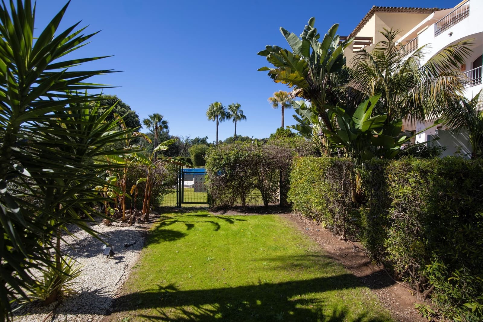 2 bedroom Apartment for sale in Los Arqueros with pool garage - € 425,000 (Ref: 9670130)