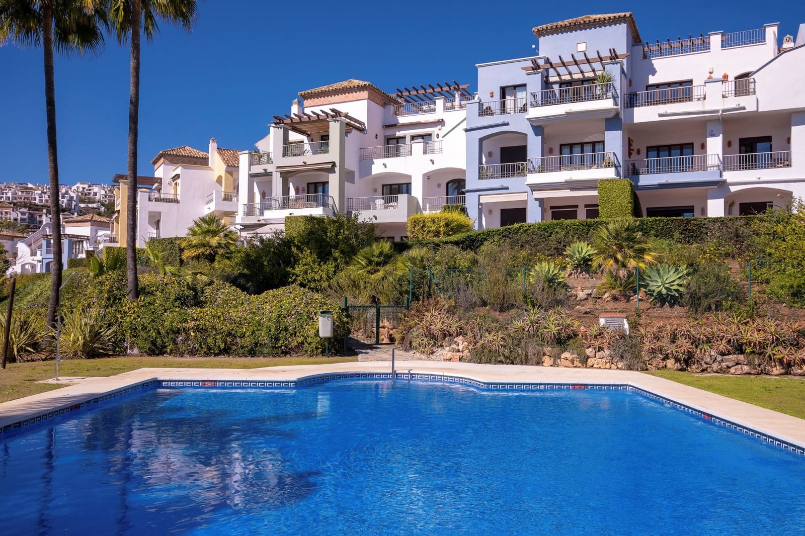 2 bedroom Apartment for sale in Los Arqueros with pool garage - € 425,000 (Ref: 9670130)