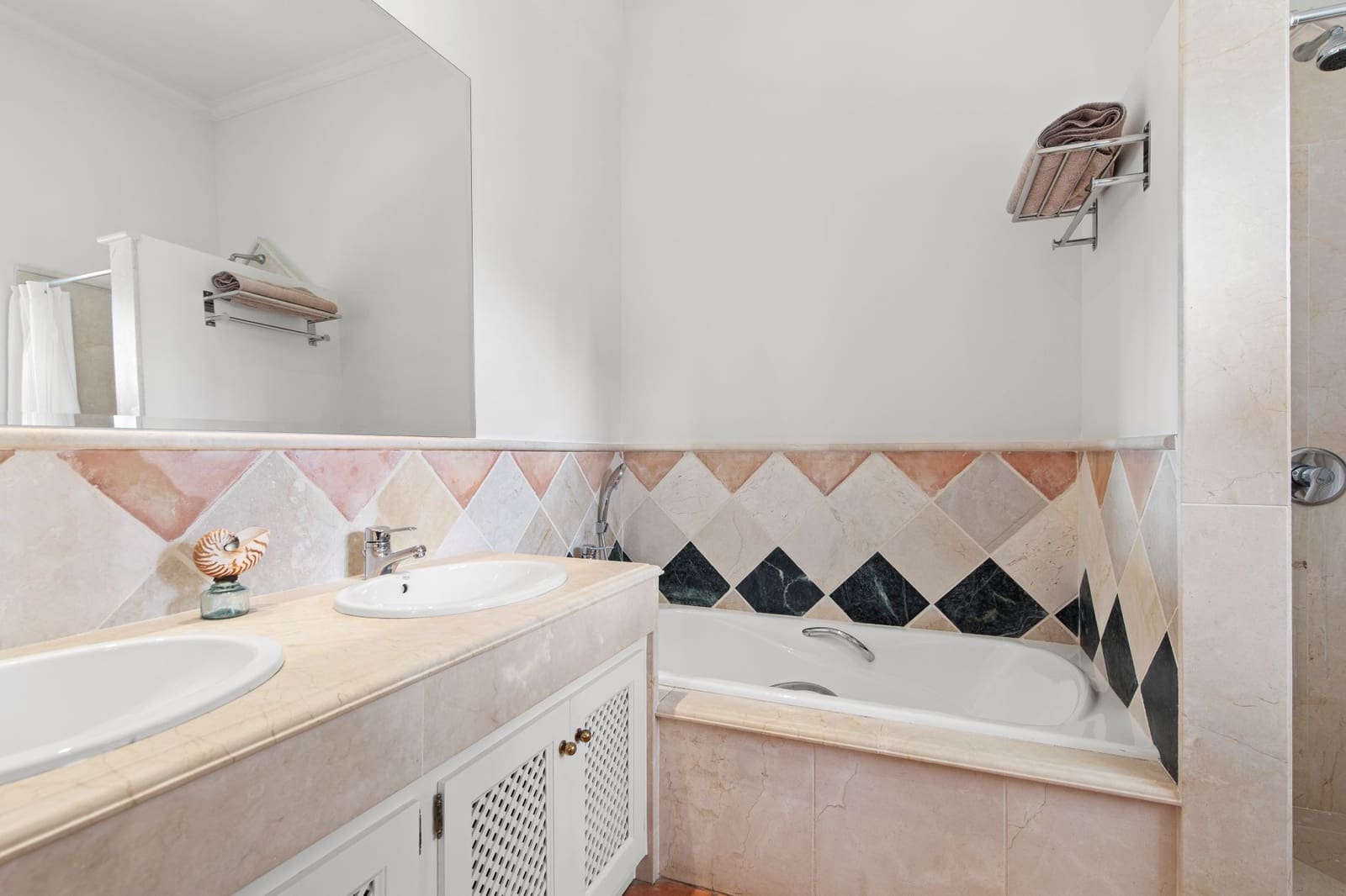 5 makuuhuone Huvila myytävänä paikassa Golden Mile mukana uima-altaan 
autotalli - 4 850 000 € (Ref: 9694872)