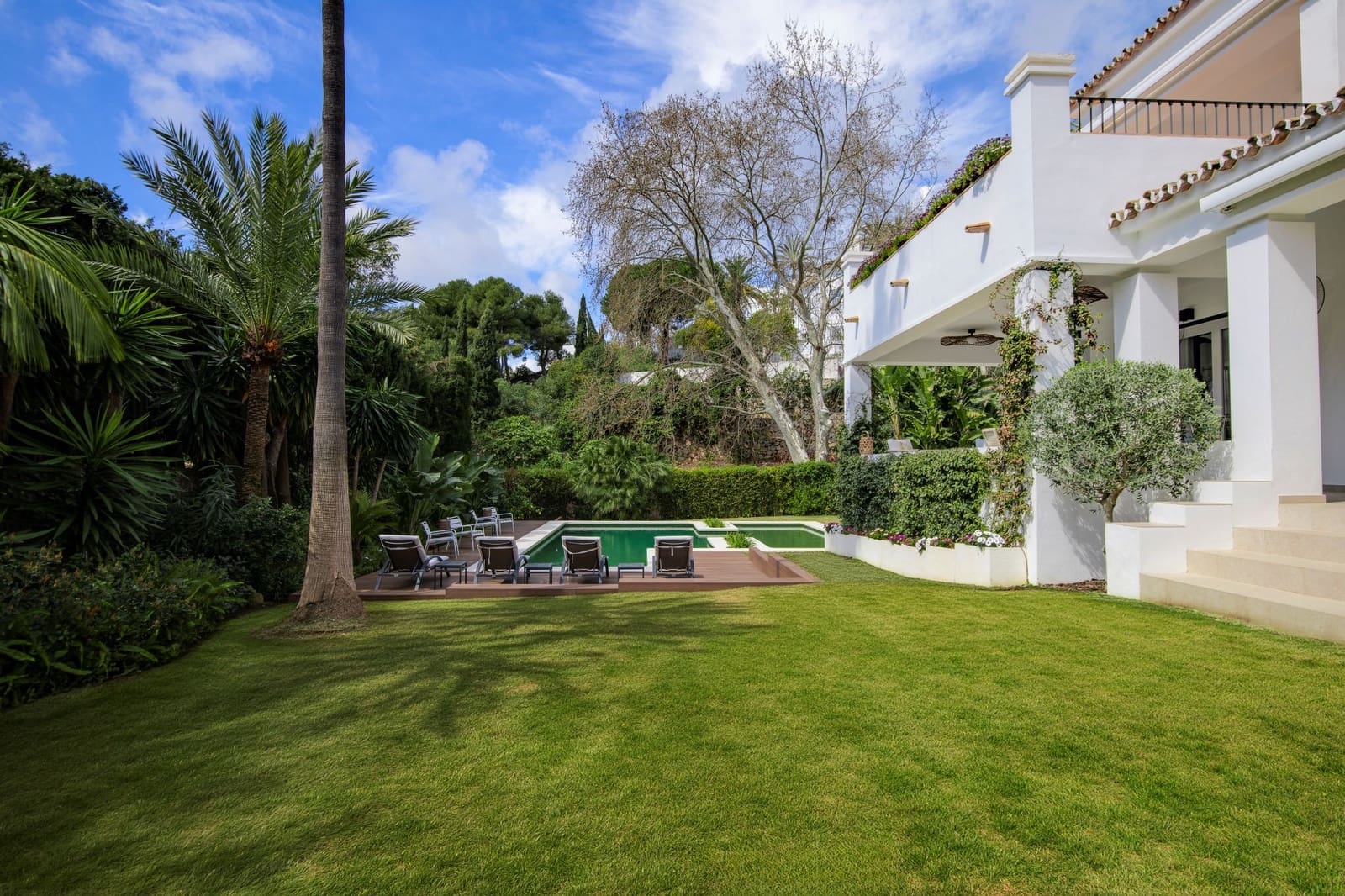 5 makuuhuone Huvila myytävänä paikassa Golden Mile mukana uima-altaan 
autotalli - 4 850 000 € (Ref: 9694872)