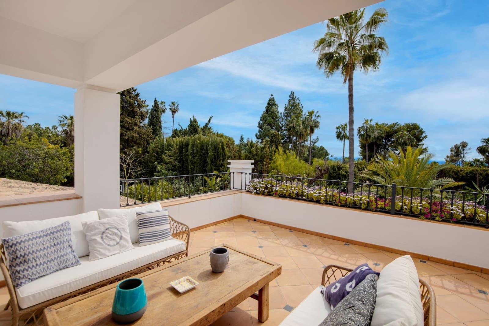 5 makuuhuone Huvila myytävänä paikassa Golden Mile mukana uima-altaan 
autotalli - 4 850 000 € (Ref: 9694872)