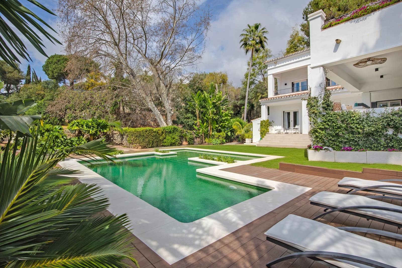 5 makuuhuone Huvila myytävänä paikassa Golden Mile mukana uima-altaan 
autotalli - 4 850 000 € (Ref: 9694872)