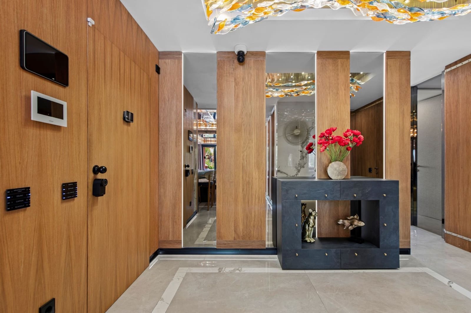 Apartamento de 2 habitaciones en Puerto Banus en venta con piscina garaje - 2.200.000 € (Ref: 9761744)