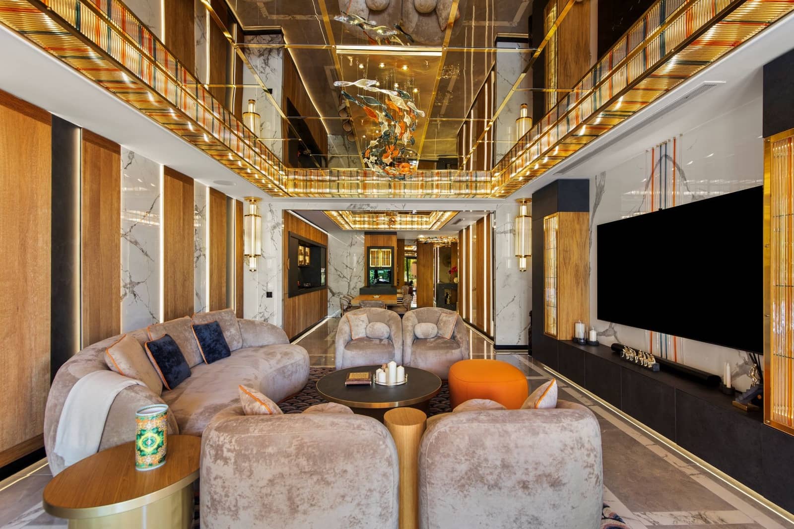 Apartamento de 2 habitaciones en Puerto Banus en venta con piscina garaje - 2.200.000 € (Ref: 9761744)