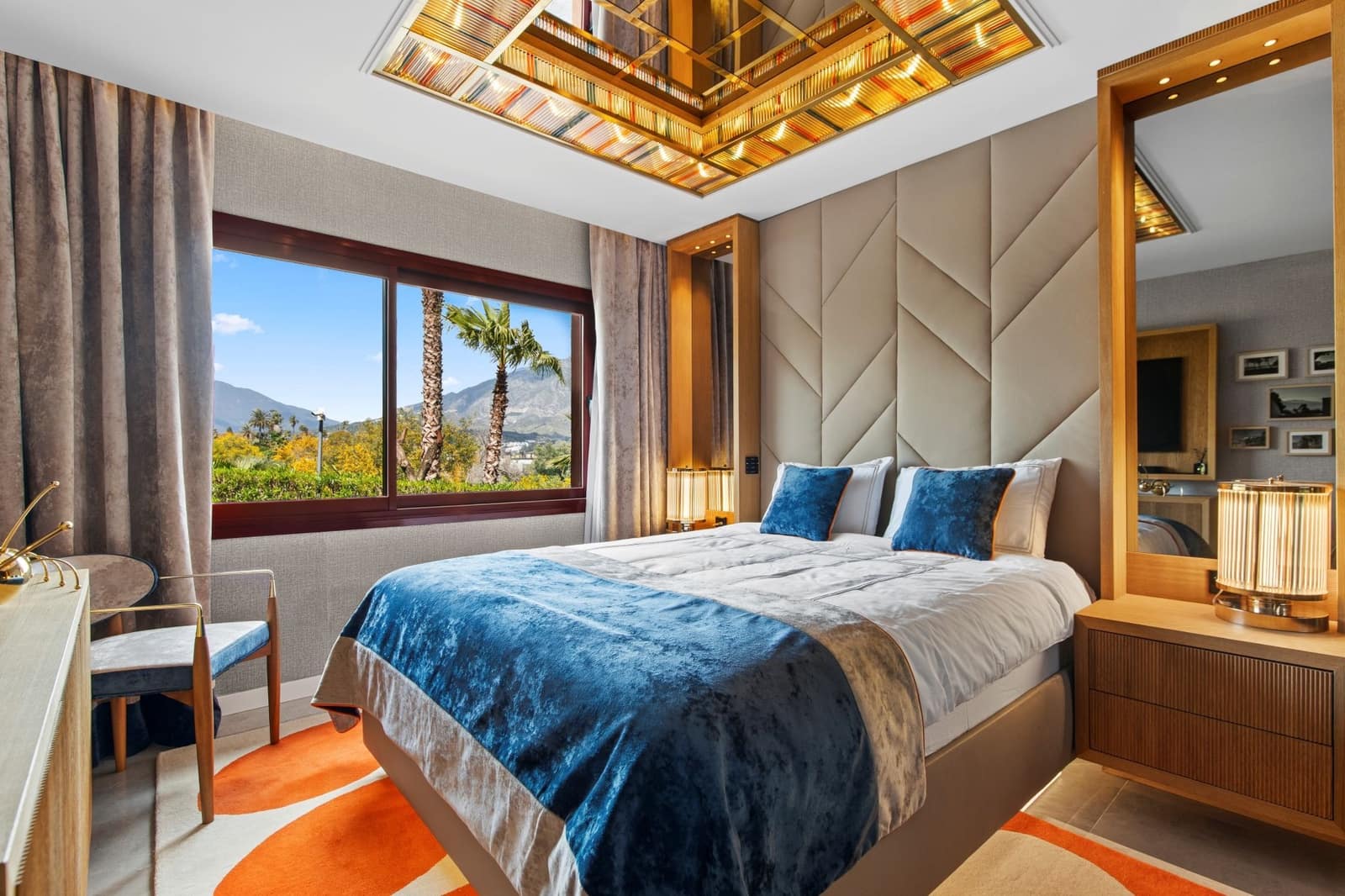 Apartamento de 2 habitaciones en Puerto Banus en venta con piscina garaje - 2.200.000 € (Ref: 9761744)