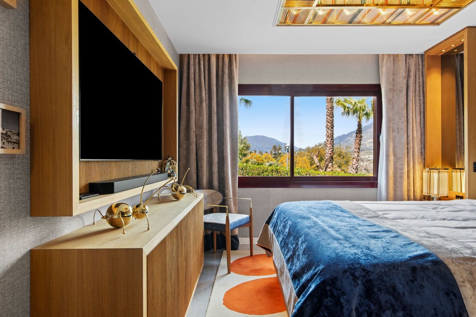 Apartamento de 2 habitaciones en Puerto Banus en venta con piscina garaje - 2.200.000 € (Ref: 9761744)