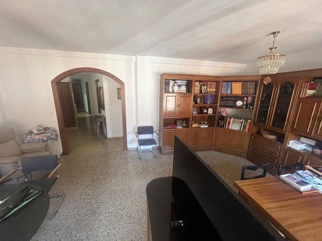 3 makuuhuone Asunto myytävänä paikassa Almansa mukana 
autotalli - 95 000 € (Ref: 8886432)