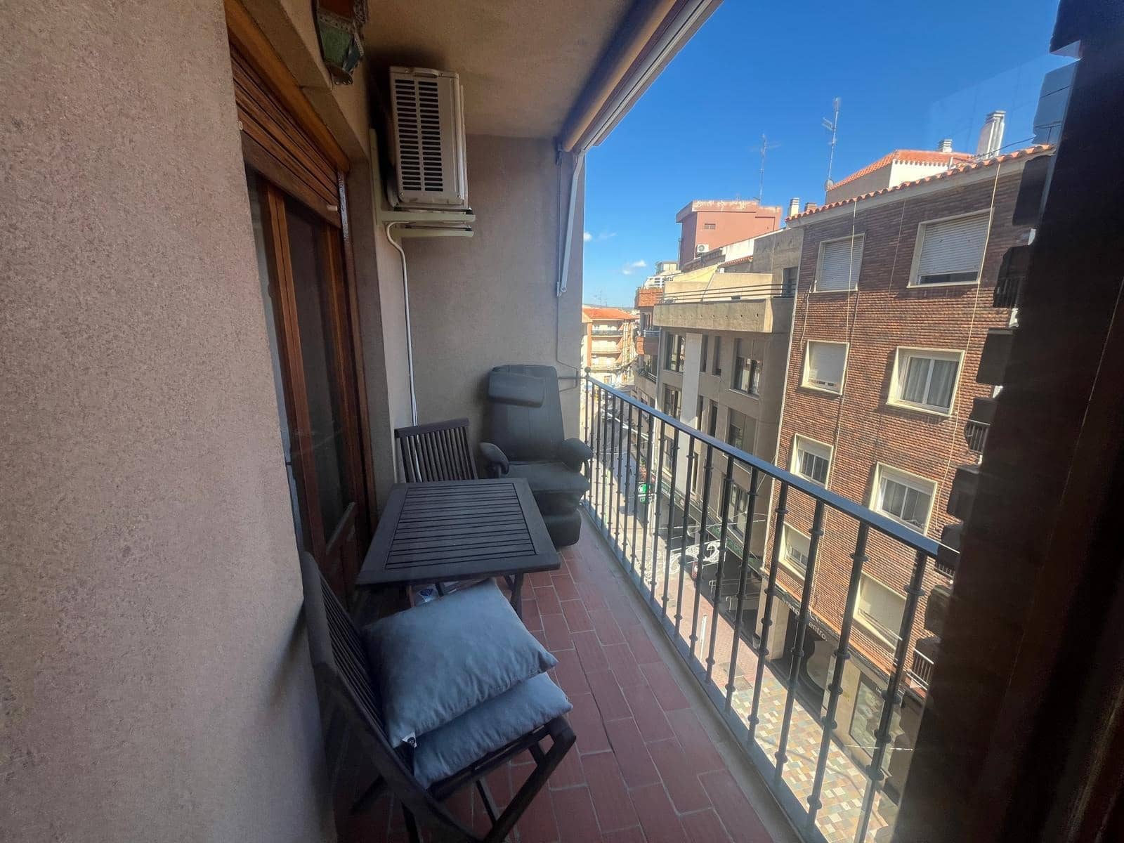 3 soveværelse Lejlighed til salg i Almansa med garage - € 95.000 (Ref: 8886432)