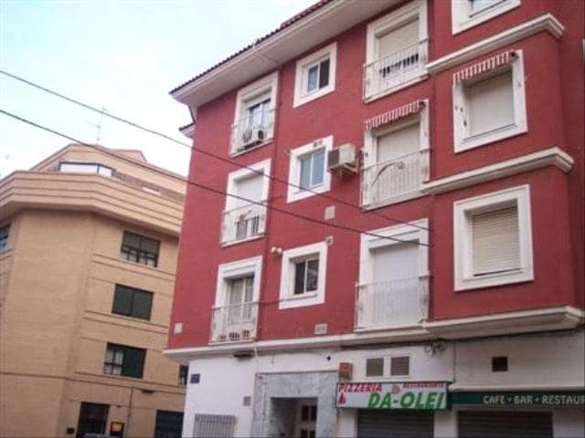 4 soveværelse Lejlighed til salg i Almansa med garage - € 130.000 (Ref: 8886435)