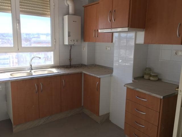 4 soverom Leilighet til salgs i Almansa - € 75 000 (Ref: 8886440)