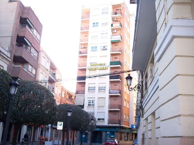 4 soveværelse Lejlighed til salg i Almansa - € 75.000 (Ref: 8886440)