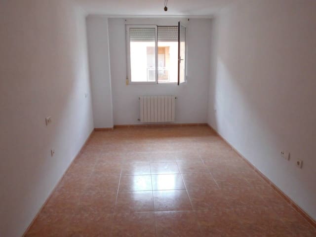 4 makuuhuone Asunto myytävänä paikassa Almansa mukana 
autotalli - 110 000 € (Ref: 8886456)