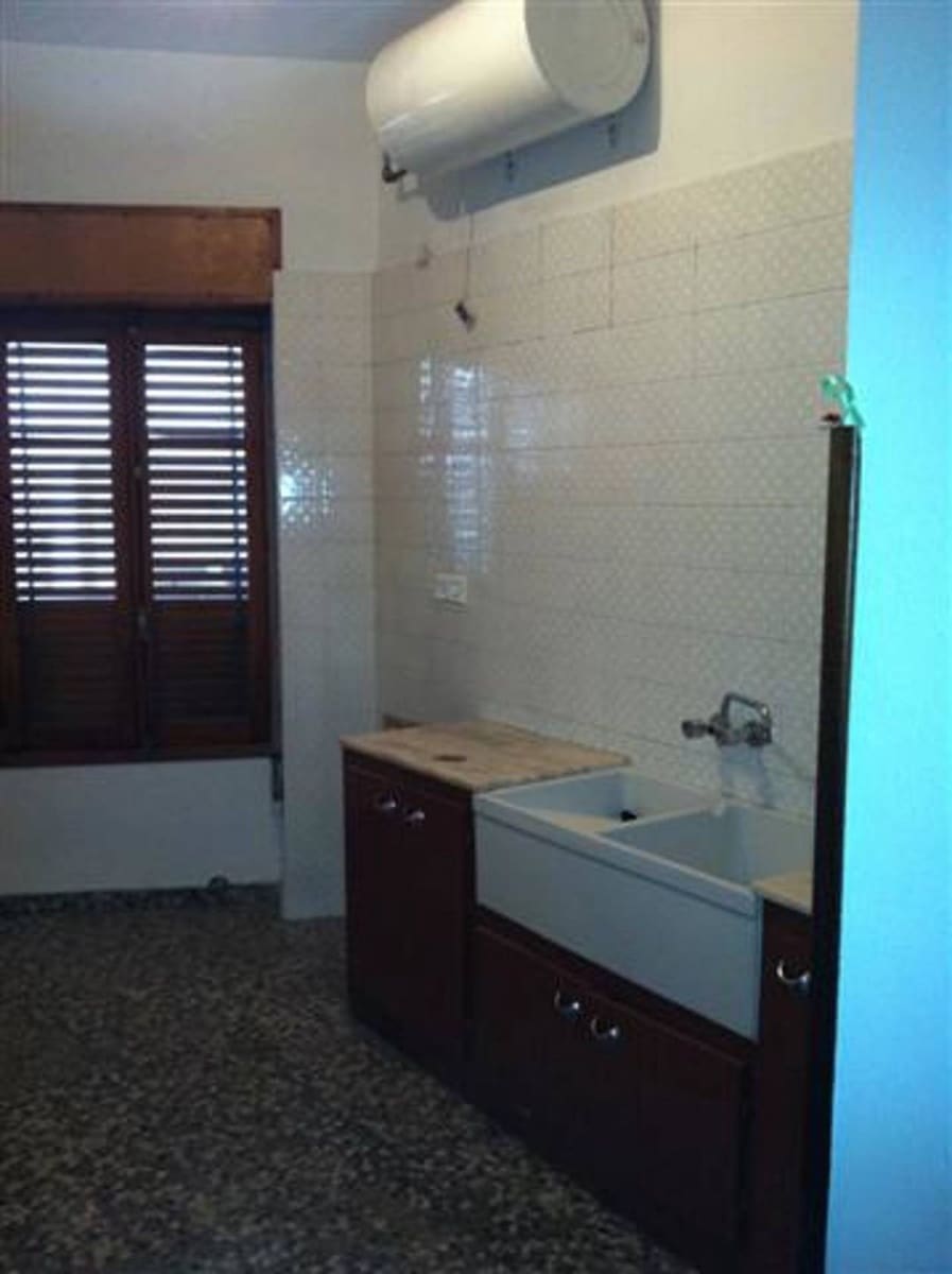 Piso de 4 habitaciones en Almansa en venta - 80.000 € (Ref: 8886464)