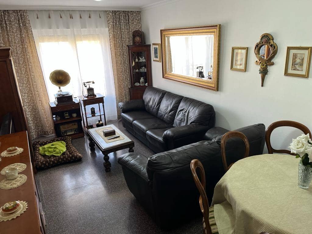 3 bedroom Flat for sale in Almansa with garage - € 95,000 (Ref: 8886468)