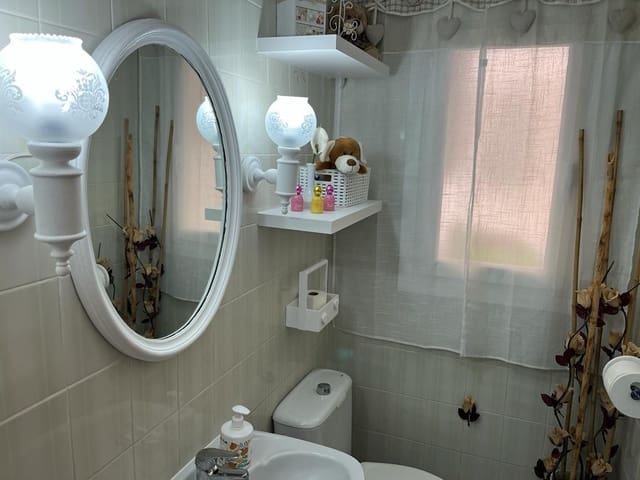 3 makuuhuone Asunto myytävänä paikassa Almansa mukana 
autotalli - 95 000 € (Ref: 8886468)