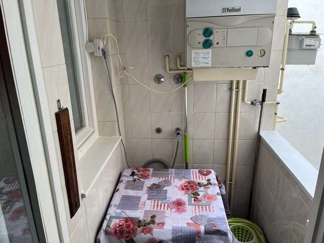 3 makuuhuone Asunto myytävänä paikassa Almansa mukana 
autotalli - 95 000 € (Ref: 8886468)