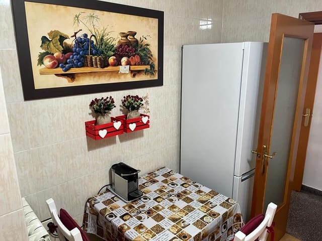 3 makuuhuone Asunto myytävänä paikassa Almansa mukana 
autotalli - 95 000 € (Ref: 8886468)