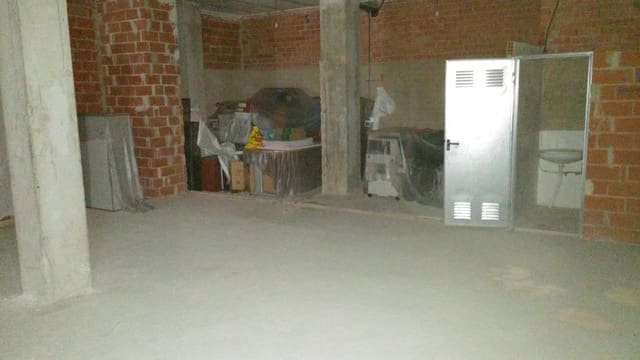 Erhverv til salg i Almansa - € 150.000 (Ref: 8886475)