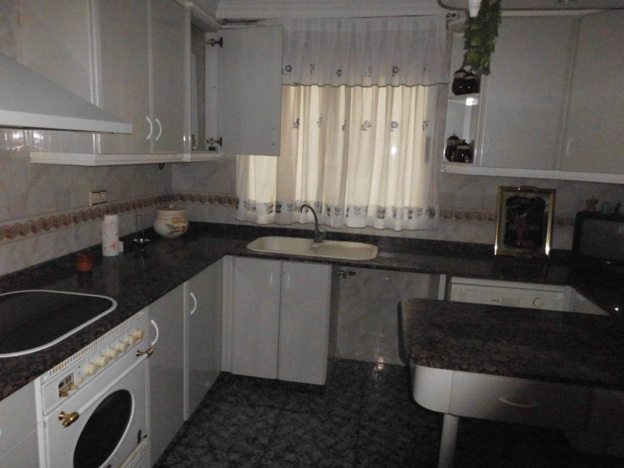 4 soveværelse Lejlighed til salg i Almansa med garage - € 85.000 (Ref: 8886489)