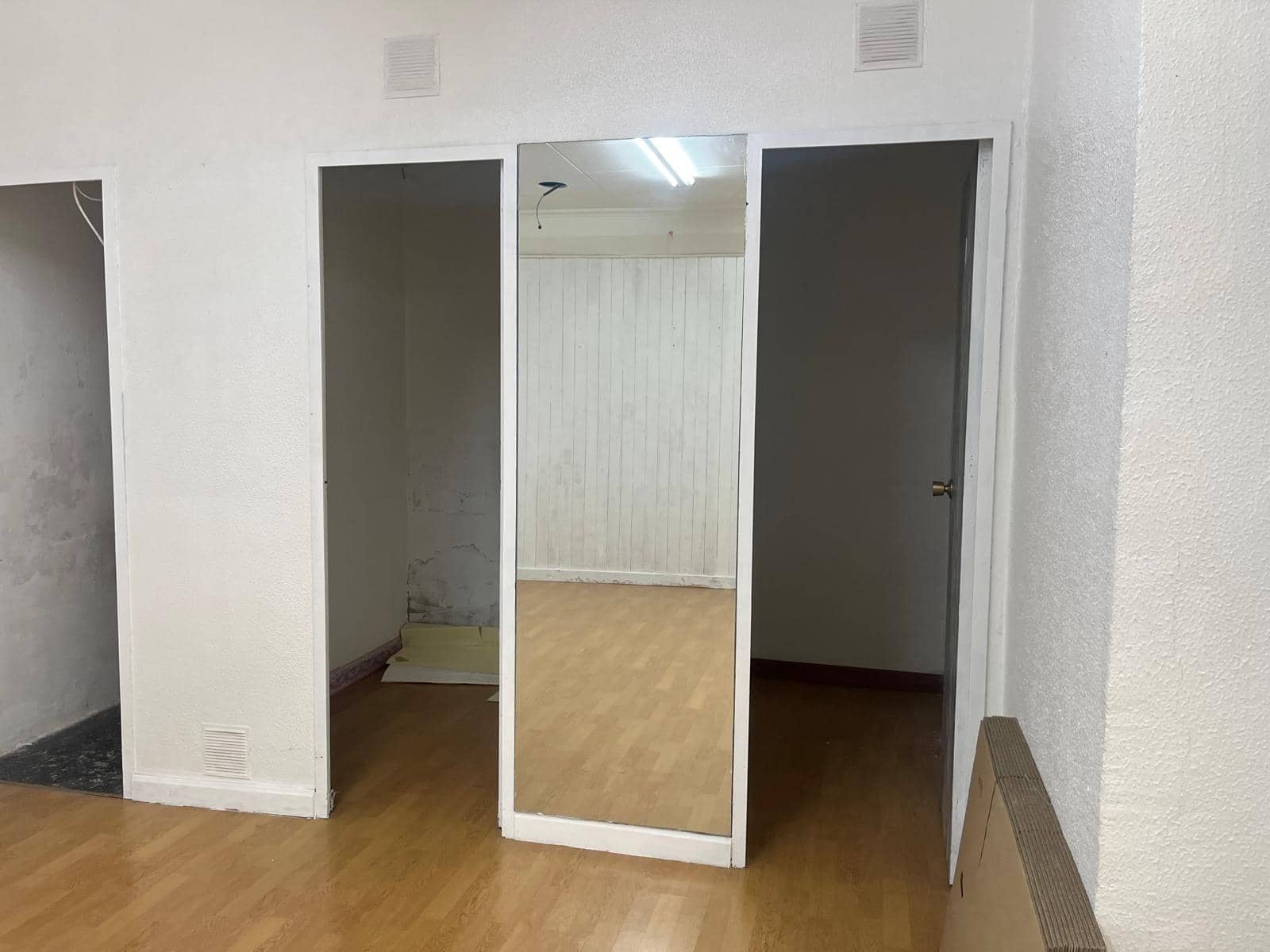 Kaupallinen myytävänä paikassa Almansa - 140 000 € (Ref: 8886490)