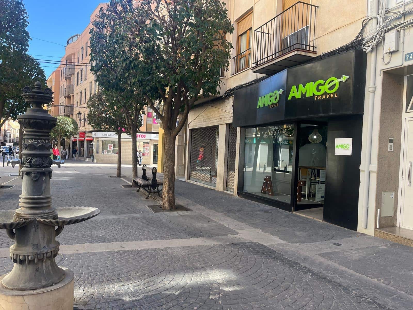 Kaupallinen myytävänä paikassa Almansa - 140 000 € (Ref: 8886490)