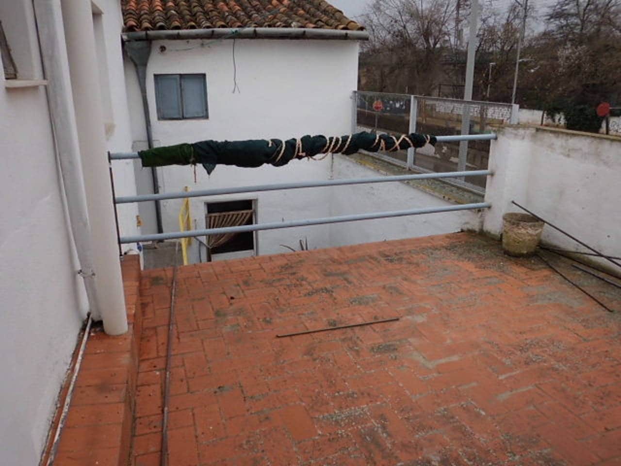 3 bedroom Apartment for sale in Almansa with garage - € 65,000 (Ref: 8886526)