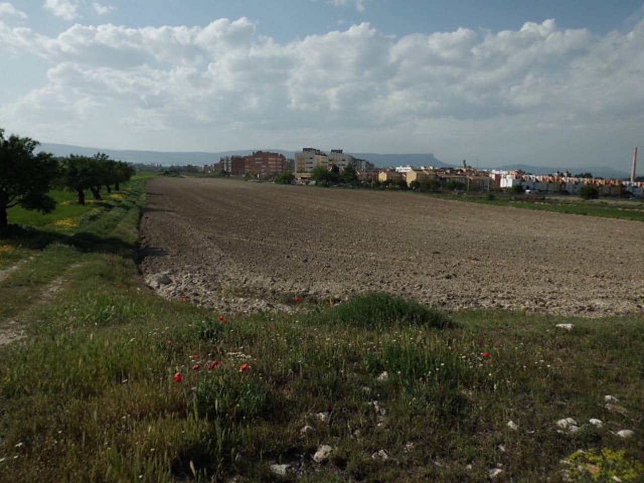 Grunde uden byggetilladelser til salg i Almansa - € 45.000 (Ref: 8886529)