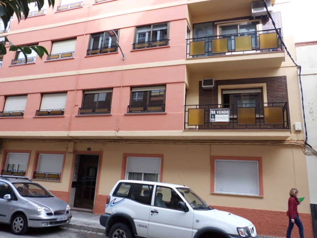 4 makuuhuone Asunto myytävänä paikassa Almansa - 72 000 € (Ref: 8886548)