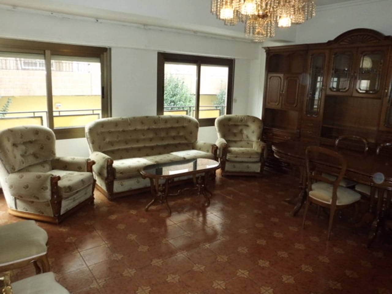 4 makuuhuone Asunto myytävänä paikassa Almansa - 72 000 € (Ref: 8886548)