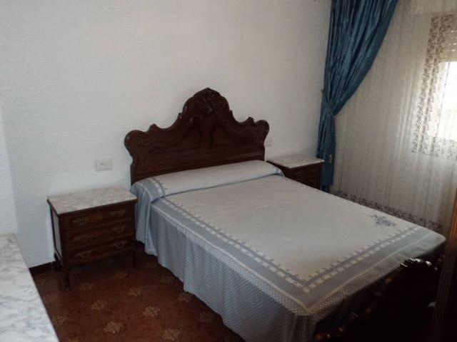 4 makuuhuone Asunto myytävänä paikassa Almansa - 72 000 € (Ref: 8886548)