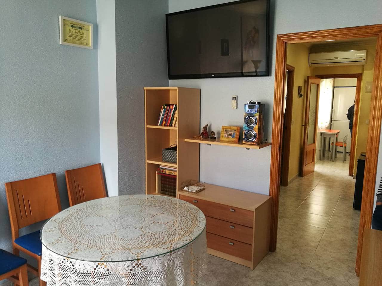 2 slaapkamer Flat te koop in Almansa met garage - € 68.000 (Ref: 8886561)