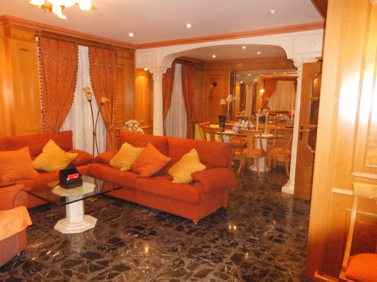 3 soveværelse Lejlighed til salg i Almansa - € 220.000 (Ref: 8886565)