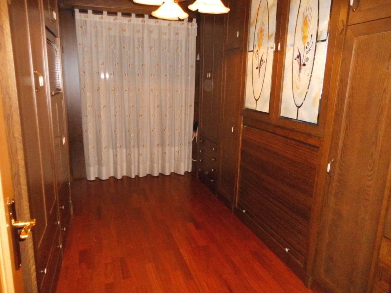 3 soveværelse Lejlighed til salg i Almansa - € 220.000 (Ref: 8886565)