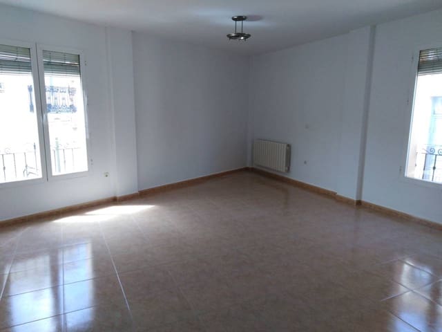 4 soveværelse Lejlighed til salg i Almansa - € 115.000 (Ref: 8886576)