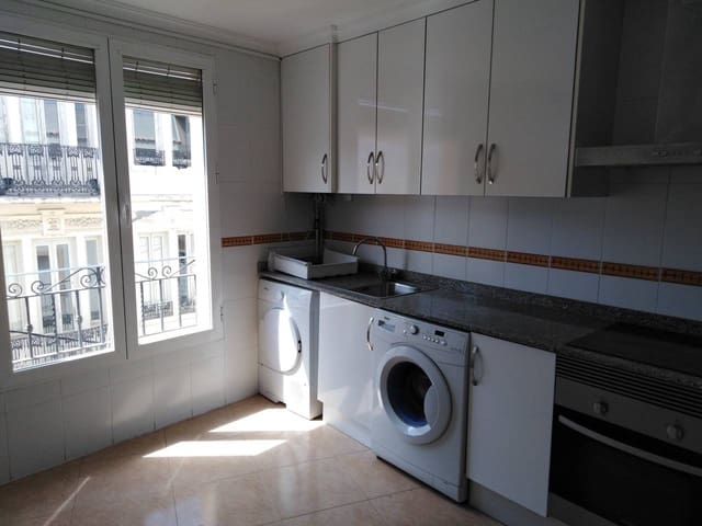 4 soveværelse Lejlighed til salg i Almansa - € 115.000 (Ref: 8886576)