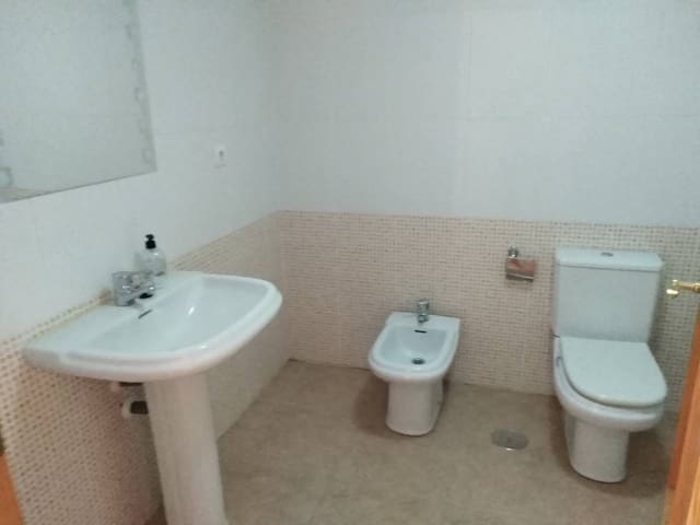 4 soveværelse Lejlighed til salg i Almansa - € 115.000 (Ref: 8886576)