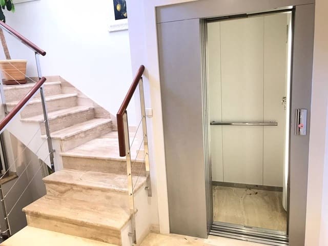 5 makuuhuone Huoneisto myytävänä paikassa Almansa - 345 000 € (Ref: 8886577)