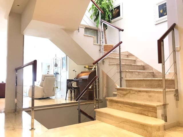 5 makuuhuone Huoneisto myytävänä paikassa Almansa - 345 000 € (Ref: 8886577)