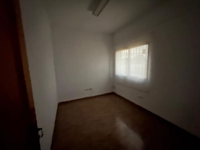 Bedrift til salgs i Almansa - € 215 000 (Ref: 8886602)