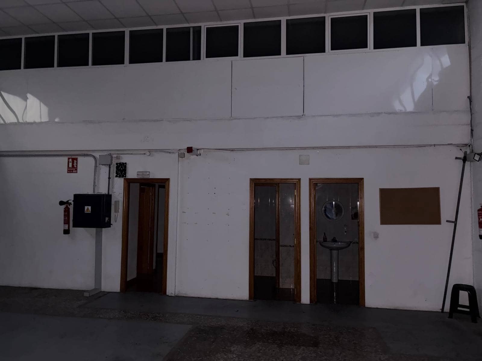 Business for sale in Almansa - € 215,000 (Ref: 8886602)