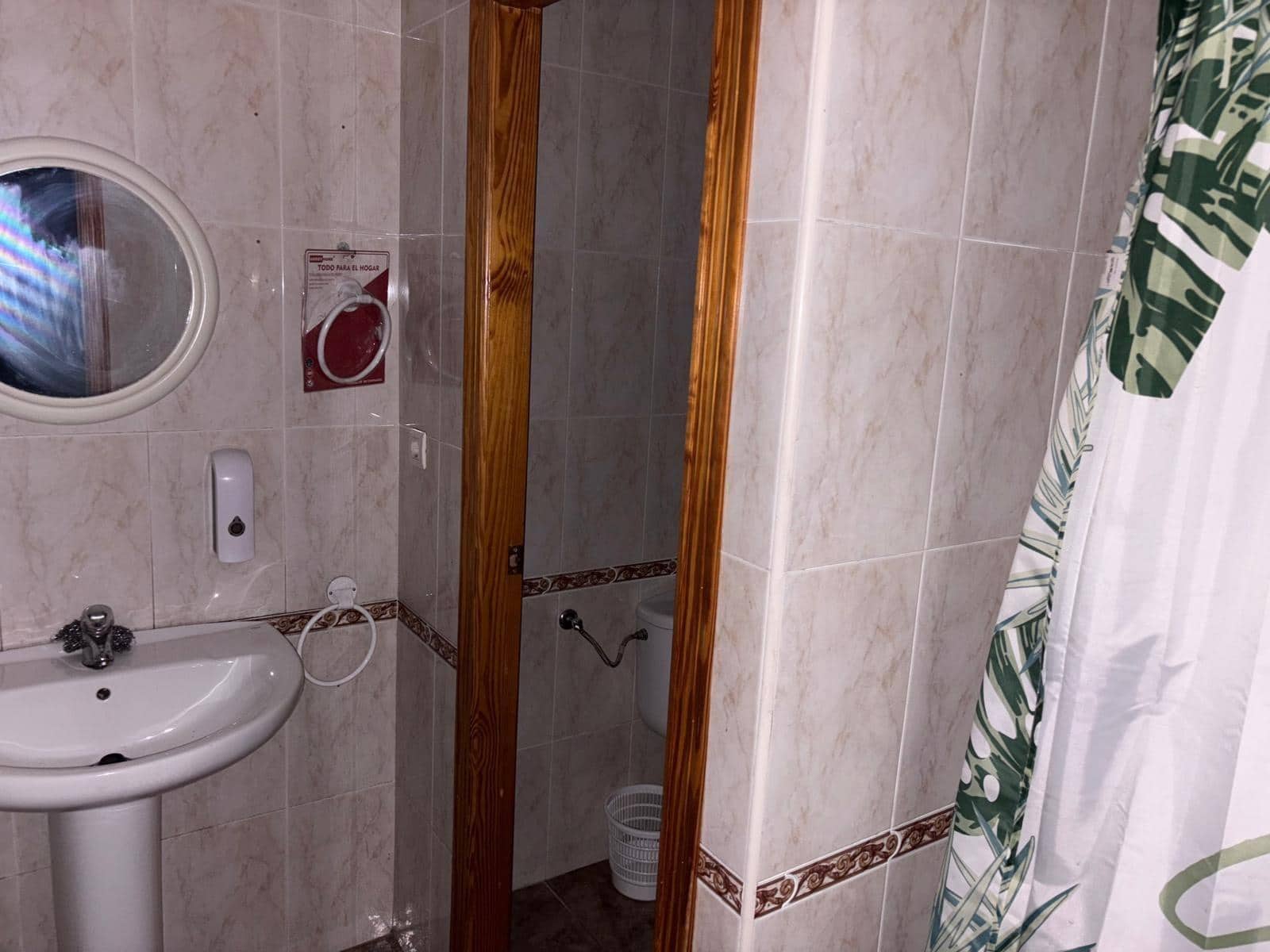 Business for sale in Almansa - € 215,000 (Ref: 8886602)