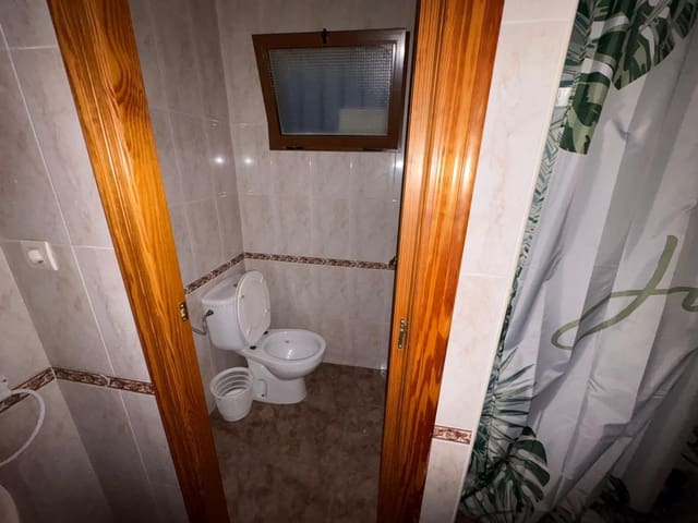 Bedrift til salgs i Almansa - € 215 000 (Ref: 8886602)